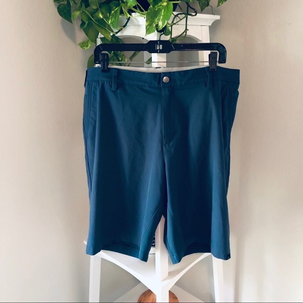 Adidas Golf Shorts in Blue. Size 38
